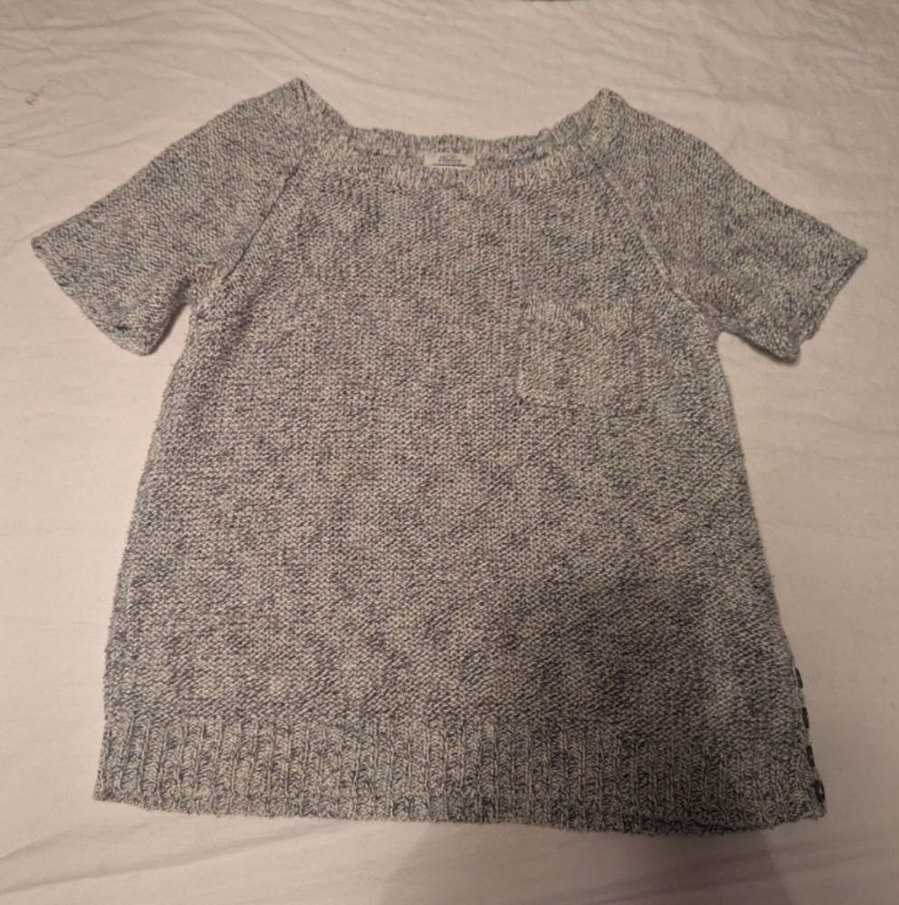 Short sleeve sweater